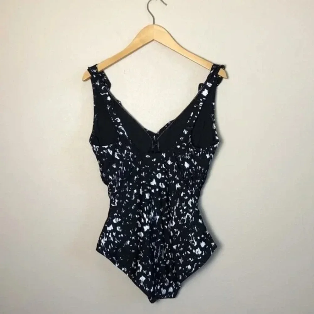 DKNY Women Large Black White Ruffle Neck One Piece‎ Swimsuit Abstract Dot New